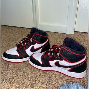 Air Jordan 1 retro OG Bloodline